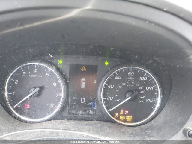JA4AD2A3XJZ068679 Mitsubishi Outlander Es
