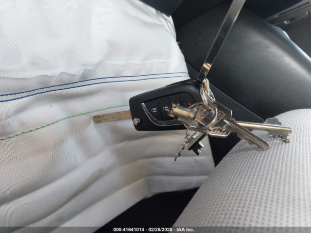 5YFEPMAE8MP266980 Toyota COROLLA LE