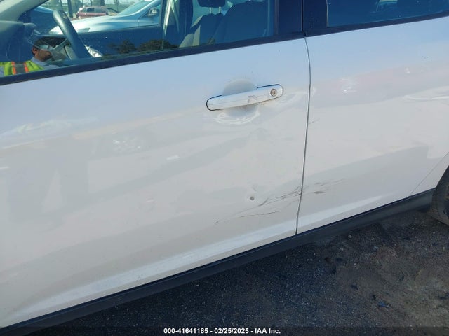 1FADP3F20FL243036 Ford FOCUS SE