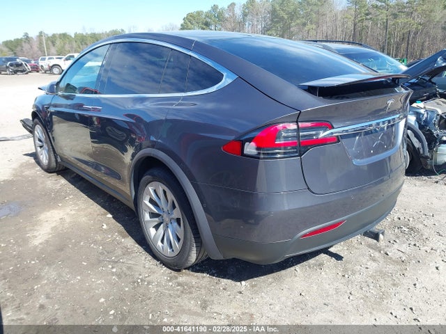2020 TESLA MODEL X 5YJXCBE23LF233601 Photo 2