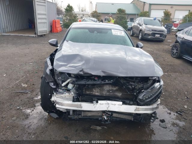 1HGCV2F9XKA018665 Honda Accord Touring 2.0t