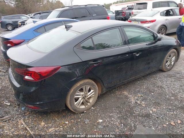 Hyundai ELANTRA SEL 2019 5NPD84LFXKH467868 Image 4