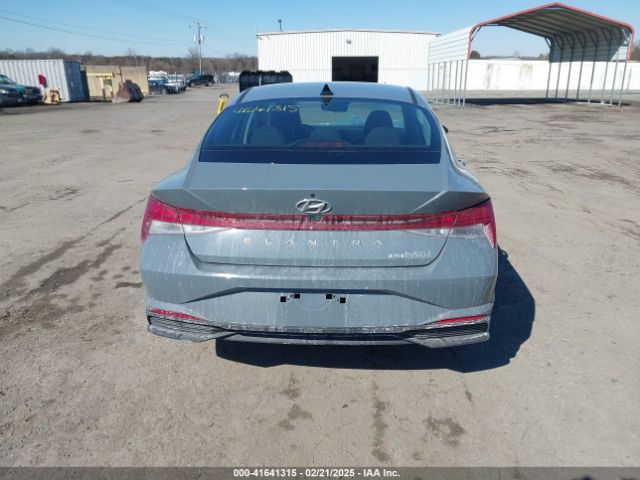 KMHLM4AJ1NU032127 Hyundai Elantra Hybrid Blue
