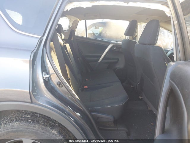 2T3RFREV9HW666120 Toyota Rav4 Xle