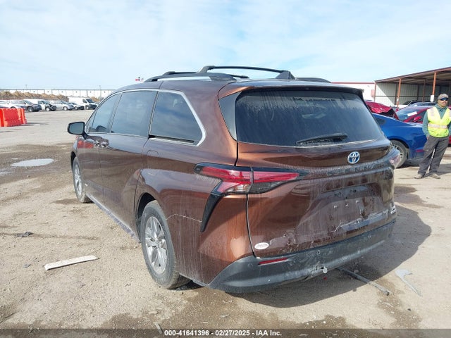 5TDJRKEC2MS005454 Toyota SIENNA XLE