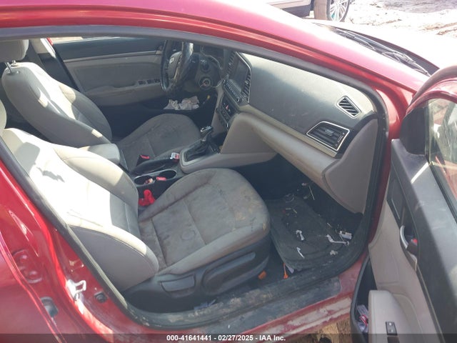 5NPD84LF8JH299047 Hyundai ELANTRA SEL