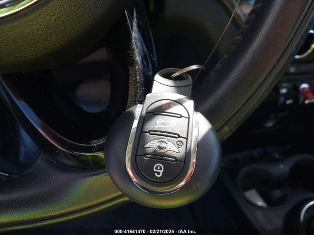 2017 MINI COUNTRYMAN WMZYV5C36H3E01492 Photo 10