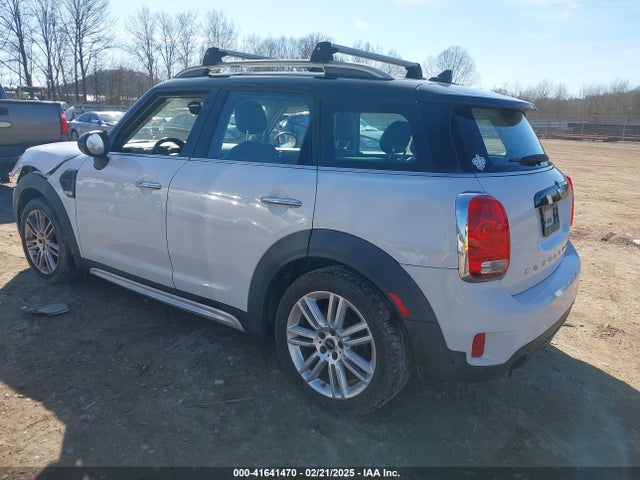 2017 MINI COUNTRYMAN WMZYV5C36H3E01492 Photo 2