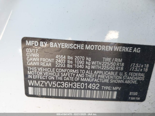 2017 MINI COUNTRYMAN WMZYV5C36H3E01492 Photo 8