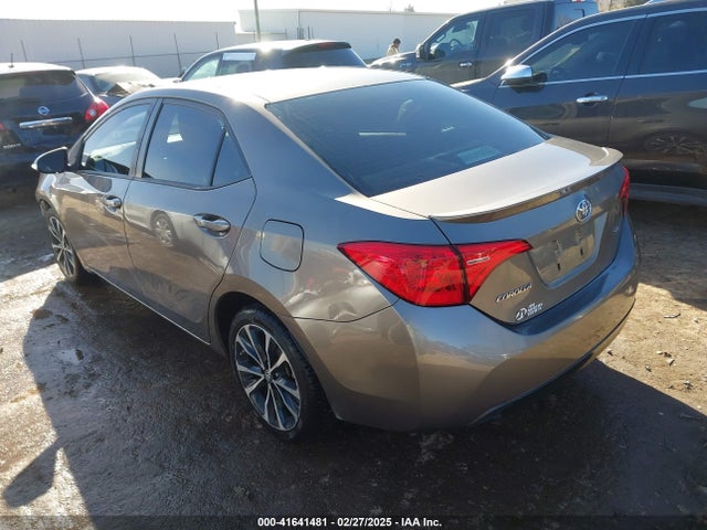 Toyota COROLLA SE 2018 5YFBURHEXJP837671 Image 3