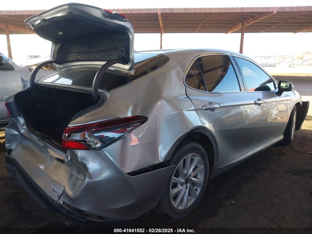 4T1C11AK4NU013667 Toyota CAMRY LE