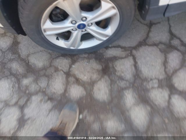1FMCU9GXXEUB92225 Ford ESCAPE SE