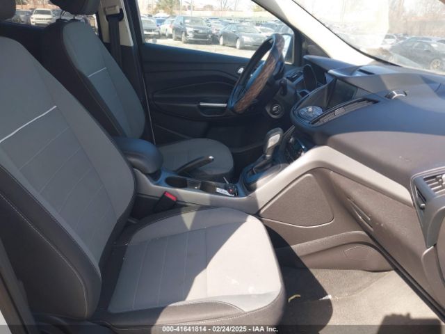 1FMCU9GXXEUB92225 Ford ESCAPE SE