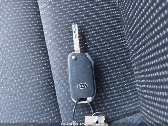 3KPF24AD6KE111207 KIA Forte Lxs
