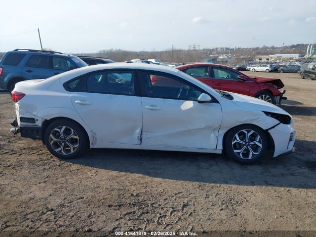 3KPF24AD6KE111207 KIA Forte Lxs