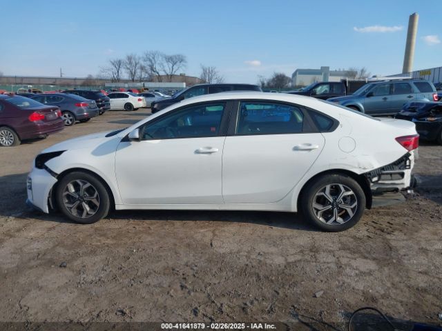3KPF24AD6KE111207 KIA Forte Lxs