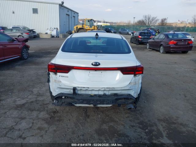 3KPF24AD6KE111207 KIA Forte Lxs