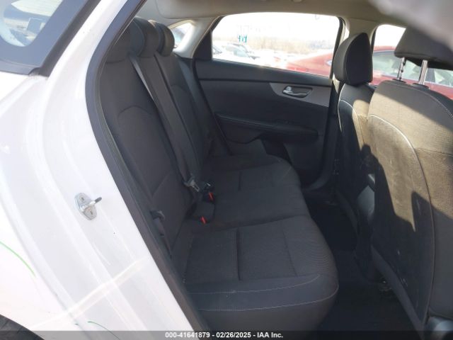 3KPF24AD6KE111207 KIA Forte Lxs