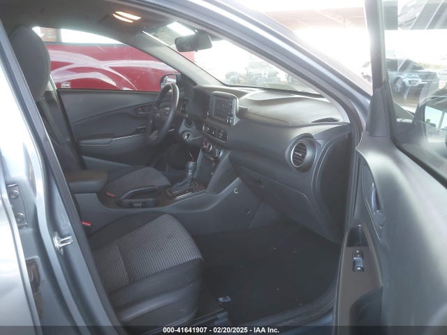 KM8K12AAXKU289324 Hyundai Kona Se