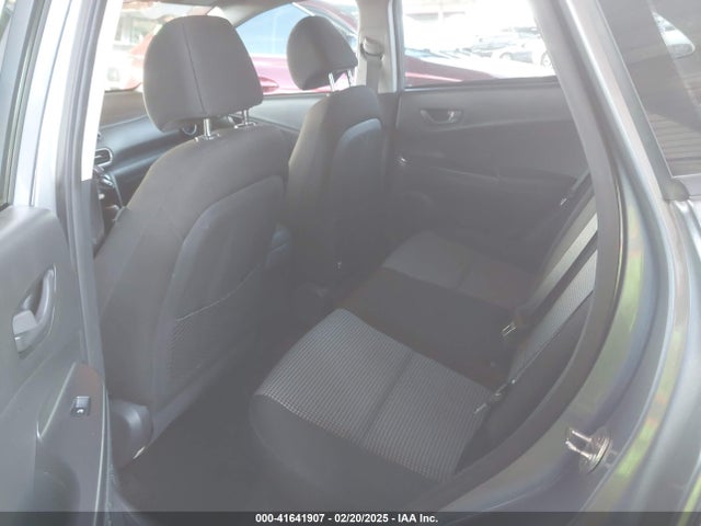 KM8K12AAXKU289324 Hyundai Kona Se