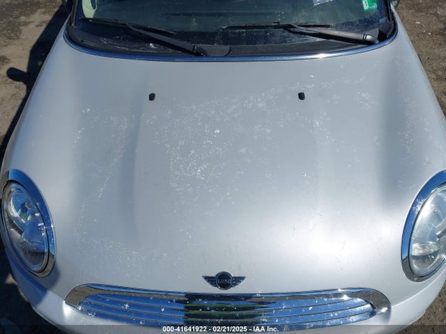 2011 MINI COOPER CLUBMAN WMWZF3C50BTY00407 Photo 9