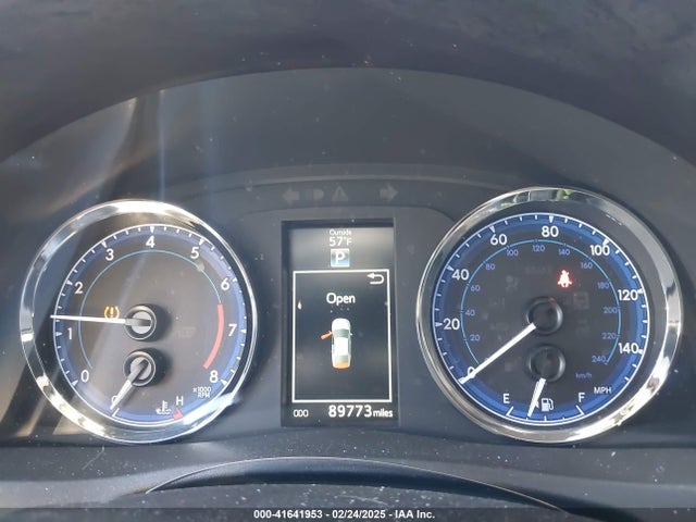 2T1BURHE5KC152513 Toyota COROLLA SE