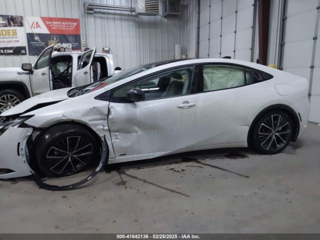 JTDADABU4R3009701 Toyota Prius Limited Awd-e