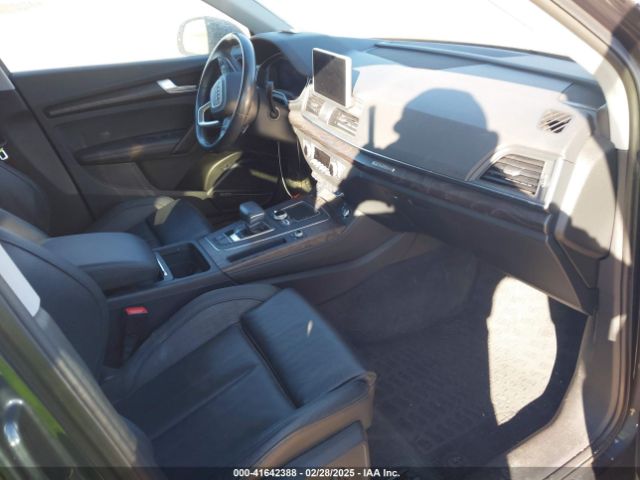 WA1CNAFY1J2129656 Audi Q5 2.0t Premium/2.0t Tech Premium