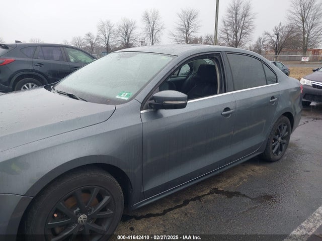 3VWD17AJ0EM372082 Volkswagen JETTA SEDAN