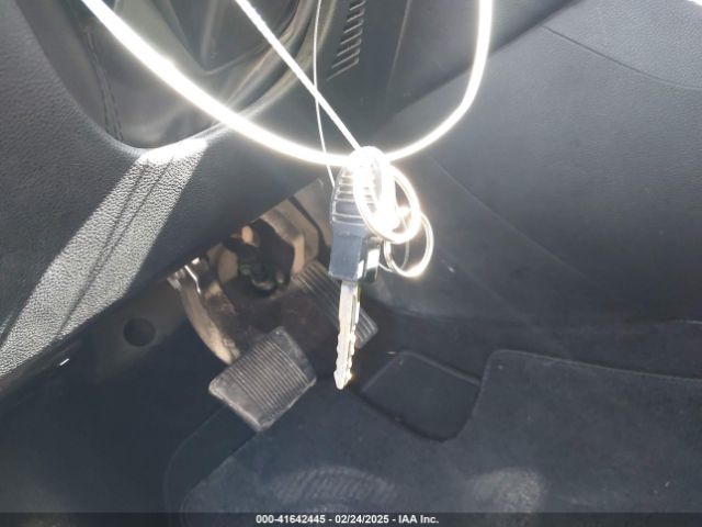 1C4PJLCB3GW355911 Jeep Cherokee Latitude