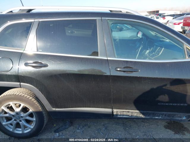 1C4PJLCB3GW355911 Jeep Cherokee Latitude
