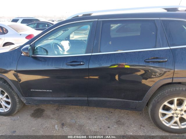 1C4PJLCB3GW355911 Jeep Cherokee Latitude