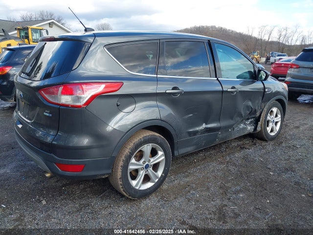 1FMCU9GX0FUA89364 Ford ESCAPE SE
