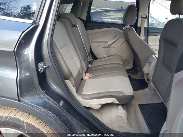 1FMCU9GX0FUA89364 Ford ESCAPE SE