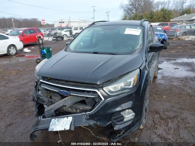 1FMCU0GD4HUA76833 Ford ESCAPE SE