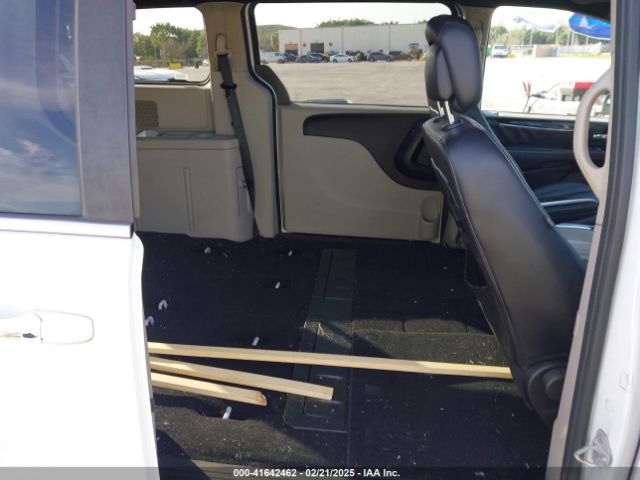 2C4RDGCG5JR179043 Dodge Grand Caravan Sxt