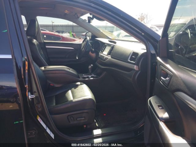 2018 TOYOTA HIGHLANDER 5TDJZRFH5JS533777 Photo 4