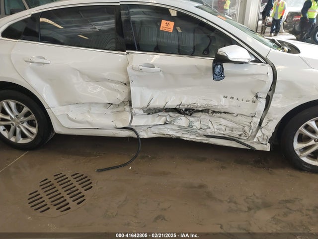1G1ZD5ST8JF186555 Chevrolet MALIBU LT