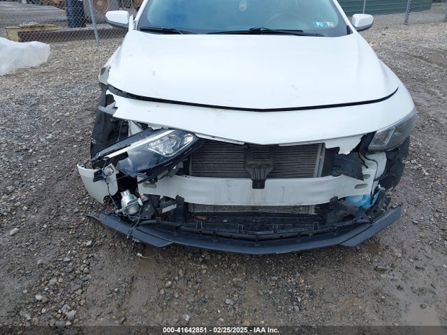 1G1ZD5ST3JF212737 Chevrolet MALIBU LT