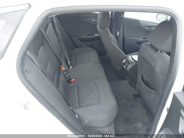 1G1ZD5ST3JF212737 Chevrolet MALIBU LT