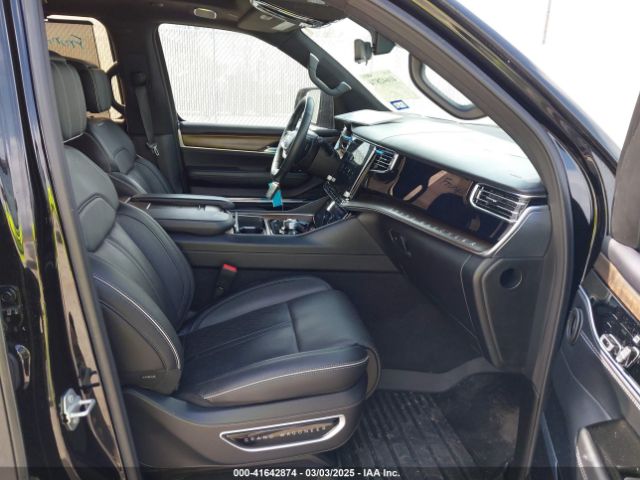 2022 JEEP GRAND WAGONEER 1C4SJVFJ2NS167359 Photo 4
