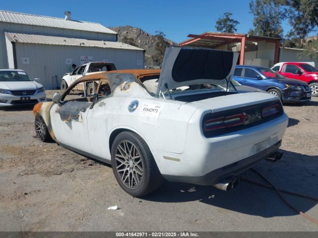 2C3CDZAG6GH101636 Dodge Challenger Sxt