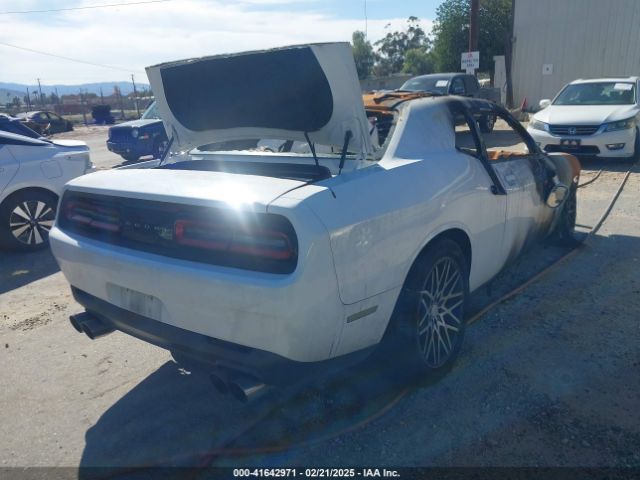 2C3CDZAG6GH101636 Dodge Challenger Sxt