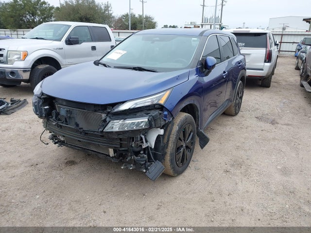 5N1BT3BAXNC678134 Nissan Rogue Sv Fwd