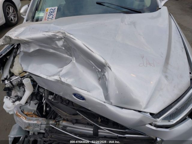 3FA6P0MU3KR262056 Ford Fusion Hybrid Sel