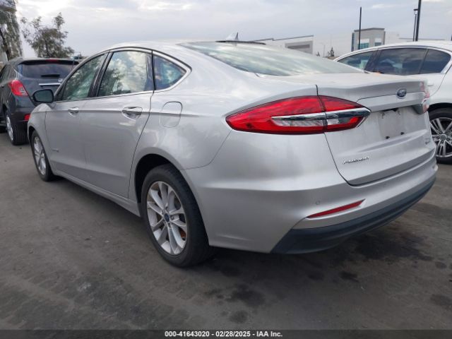 3FA6P0MU3KR262056 Ford Fusion Hybrid Sel