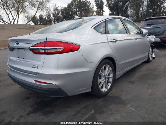 3FA6P0MU3KR262056 Ford Fusion Hybrid Sel