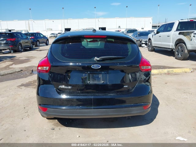Ford FOCUS SE 2018 1FADP3K29JL216478 Image 16