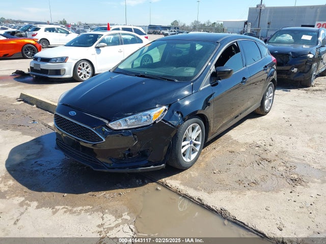 Ford FOCUS SE 2018 1FADP3K29JL216478 Image 2