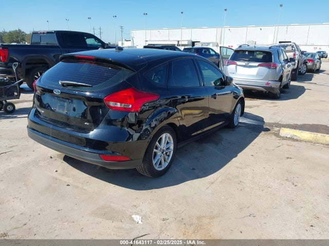 Ford FOCUS SE 2018 1FADP3K29JL216478 Image 4